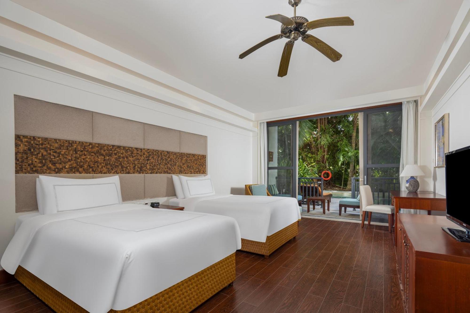 Swissotel Sanya Yalong Bay Exterior photo