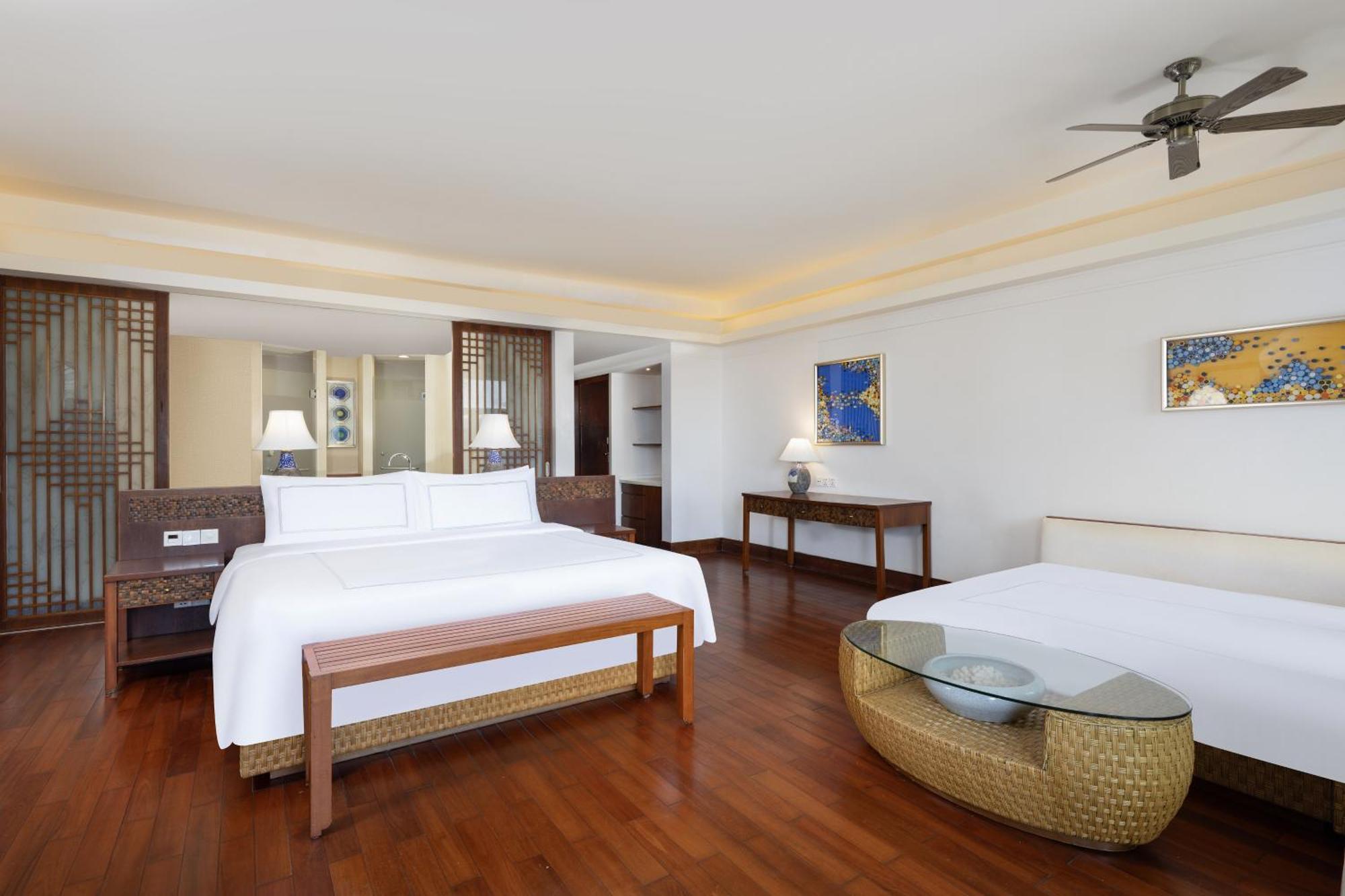 Swissotel Sanya Yalong Bay Exterior photo