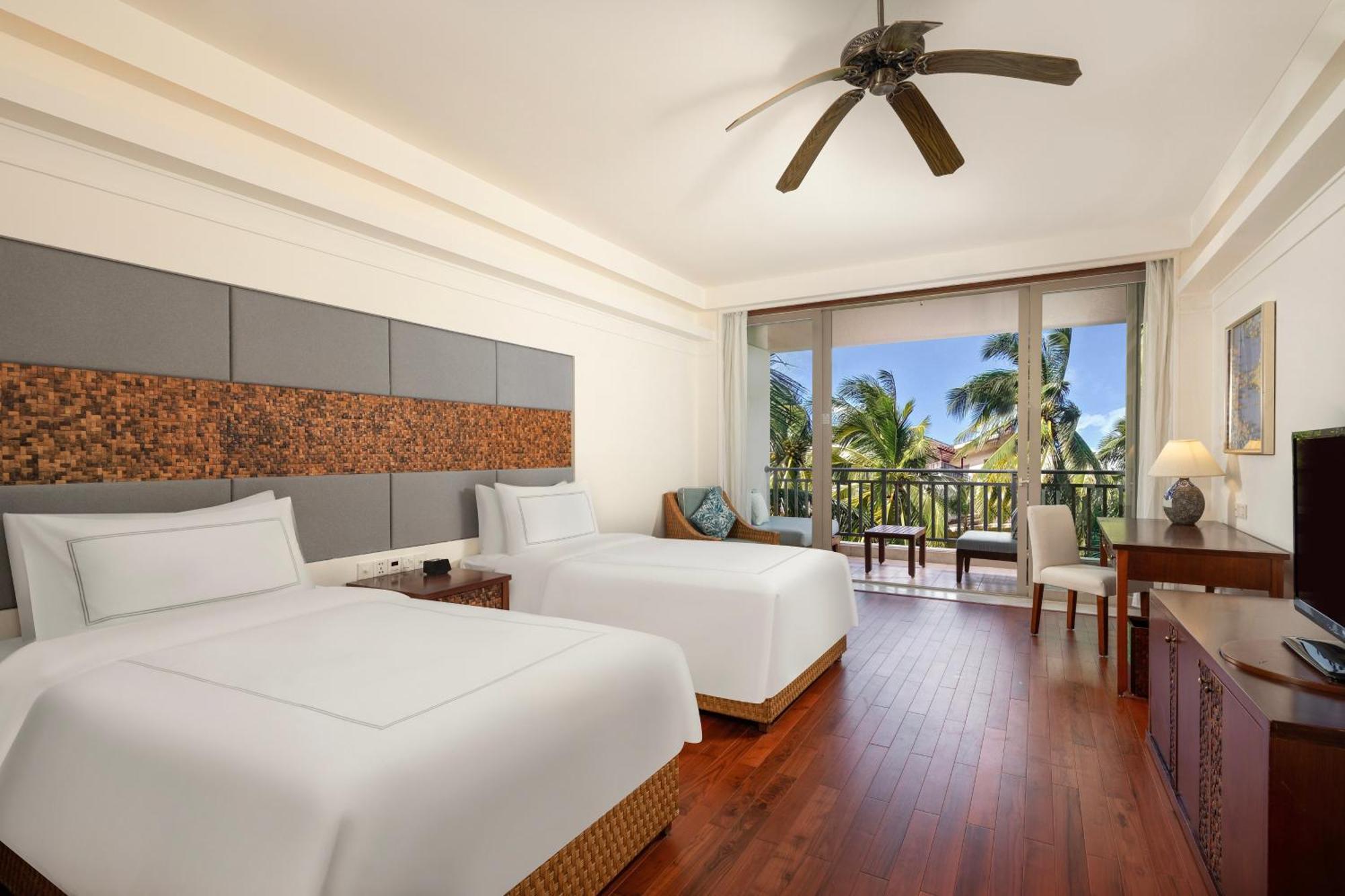 Swissotel Sanya Yalong Bay Exterior photo