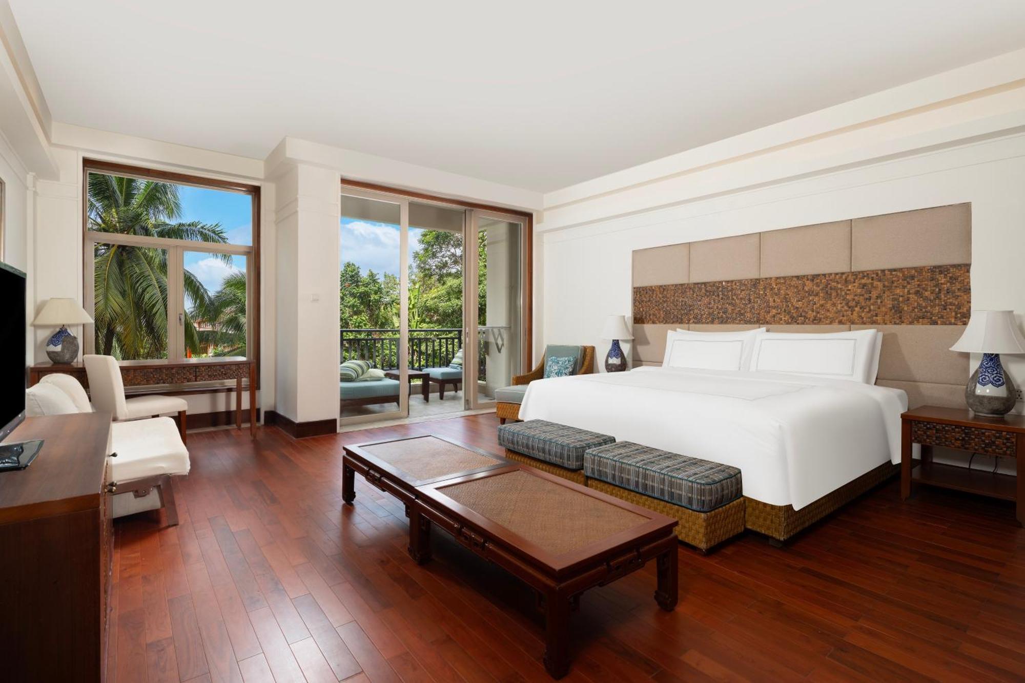Swissotel Sanya Yalong Bay Exterior photo