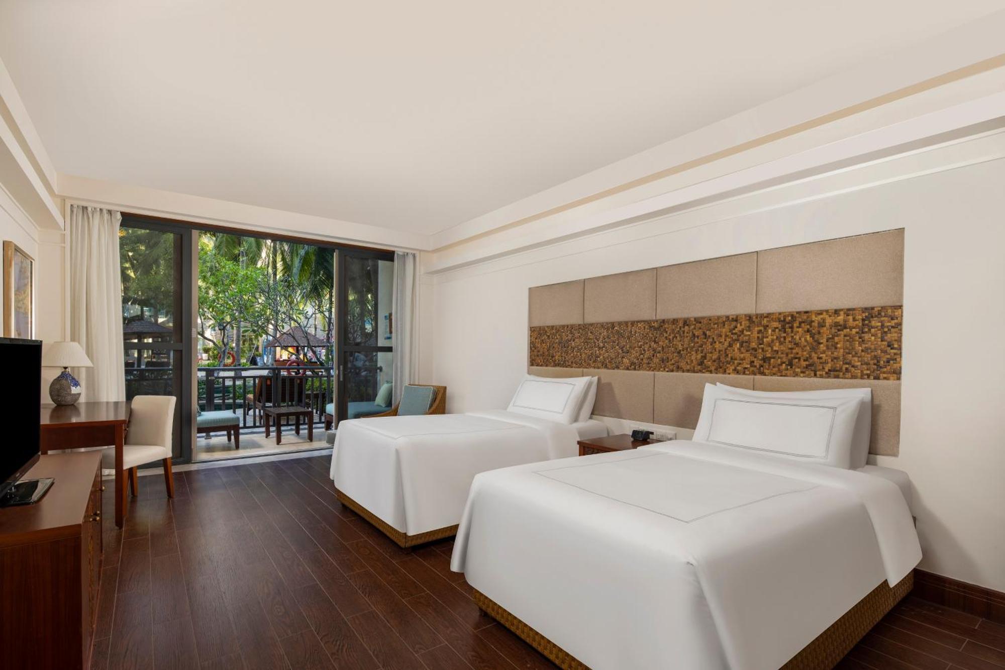 Swissotel Sanya Yalong Bay Exterior photo