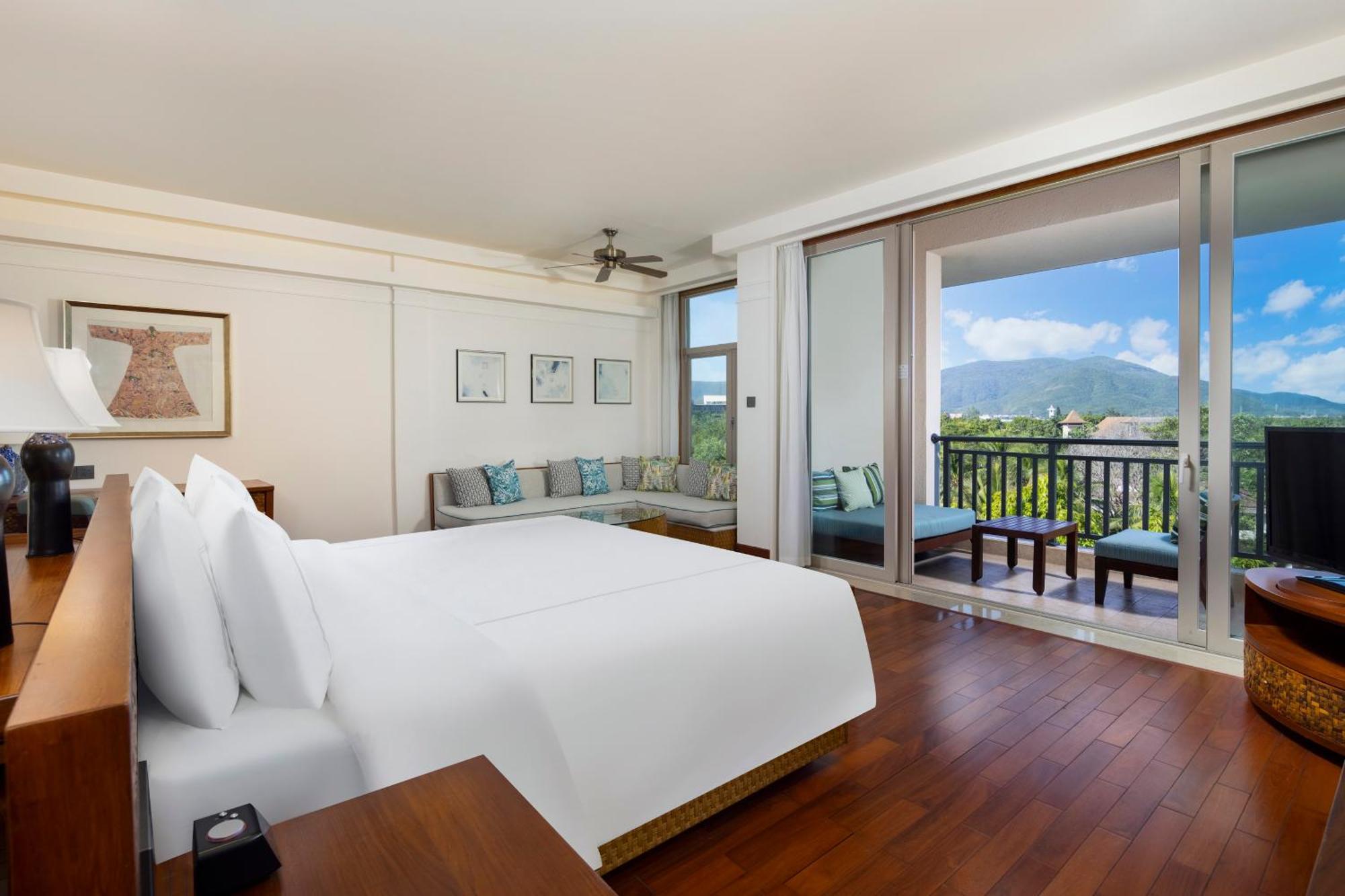 Swissotel Sanya Yalong Bay Exterior photo