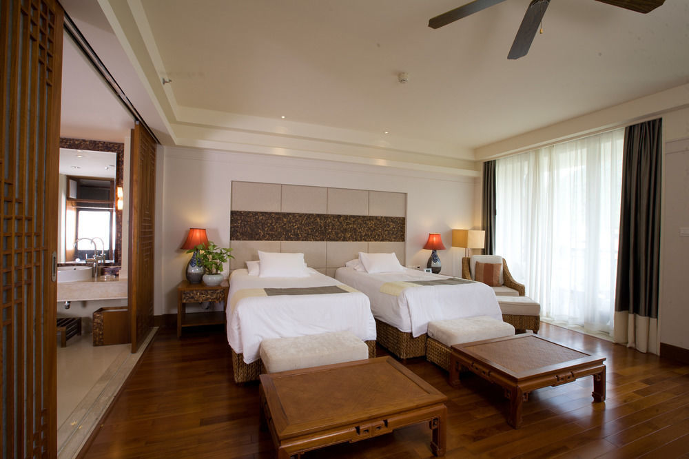 Swissotel Sanya Yalong Bay Exterior photo