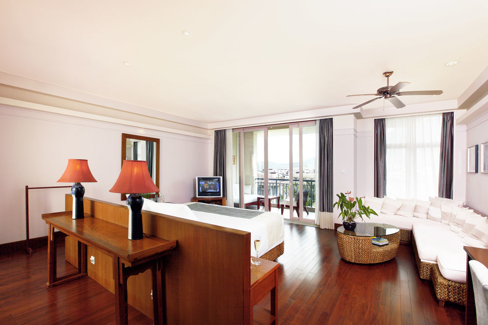 Swissotel Sanya Yalong Bay Exterior photo